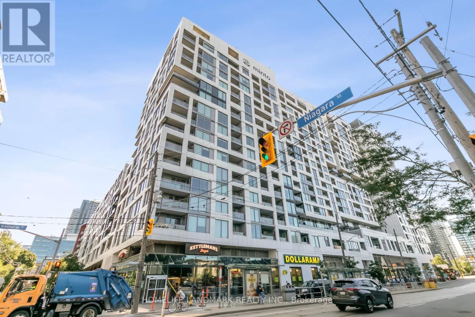 301W - 27 BATHURST STREET Image 1