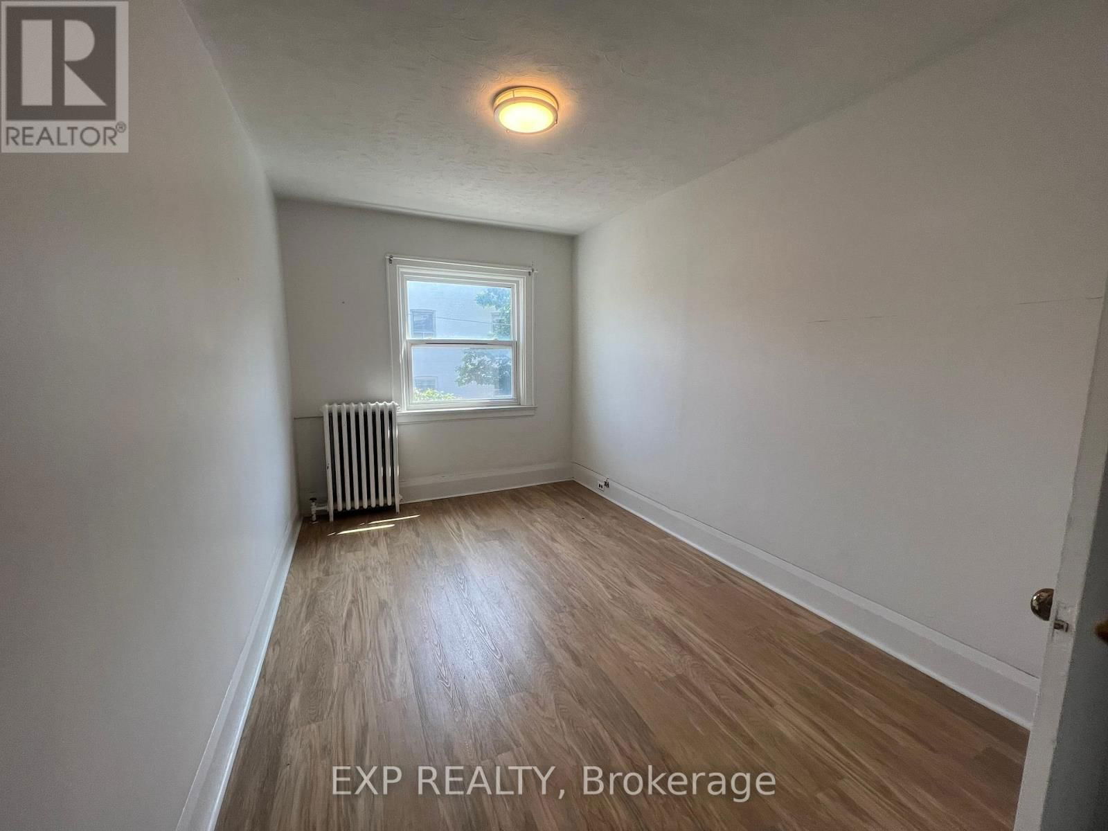 #6 - 102 GREENSIDES AVENUE W Image 3