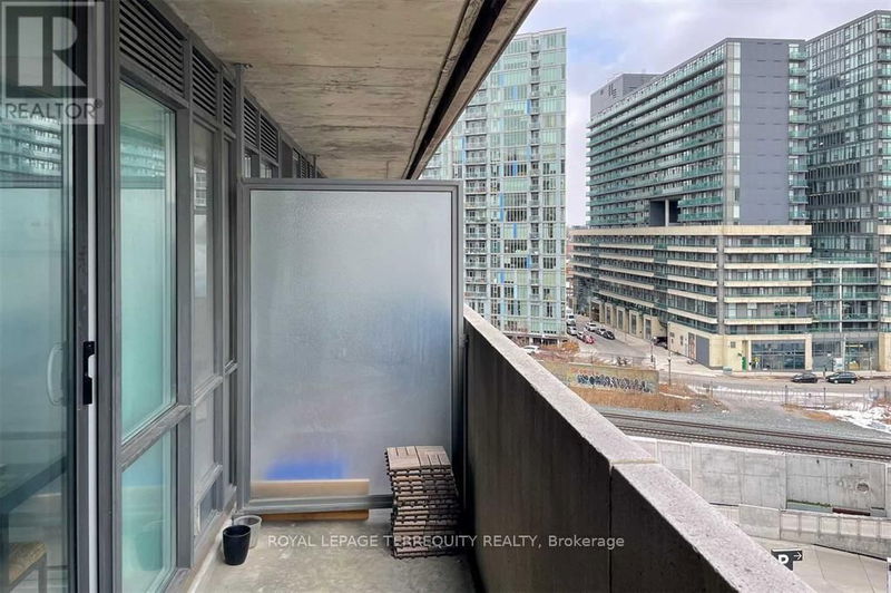  808 - 20 Joe Shuster Way  Toronto (Niagara), M6K0A3 | Image 18