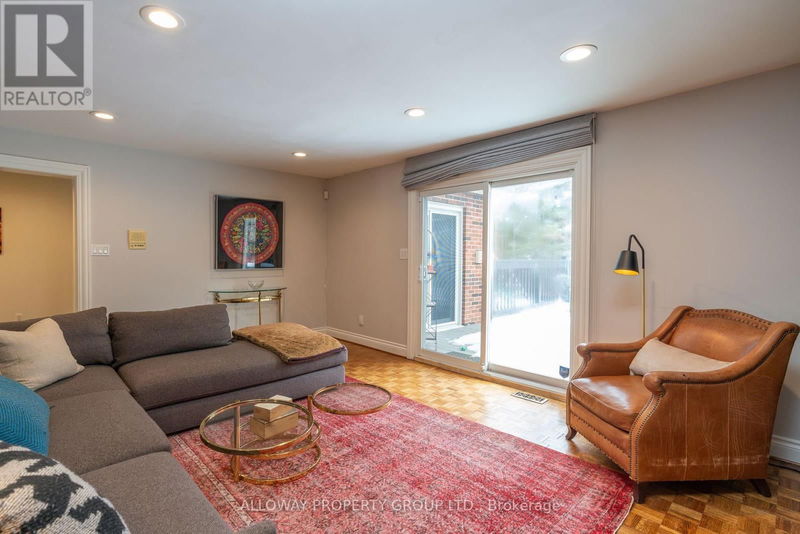 189 Banbury Road  Toronto (Banbury-Don Mills), M3B3C6 | Image 12