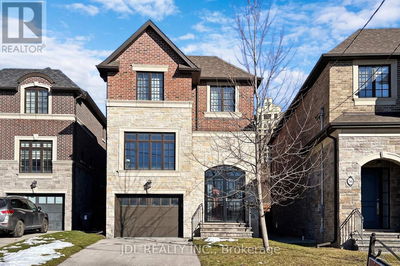 54 Granlea Road  Toronto (Willowdale East), M2N2Z5 | Image 1