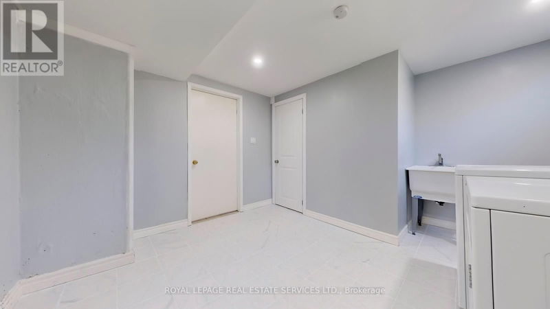 88 Garthdale Court  Toronto (Bathurst Manor), M3H5P9 | Image 21