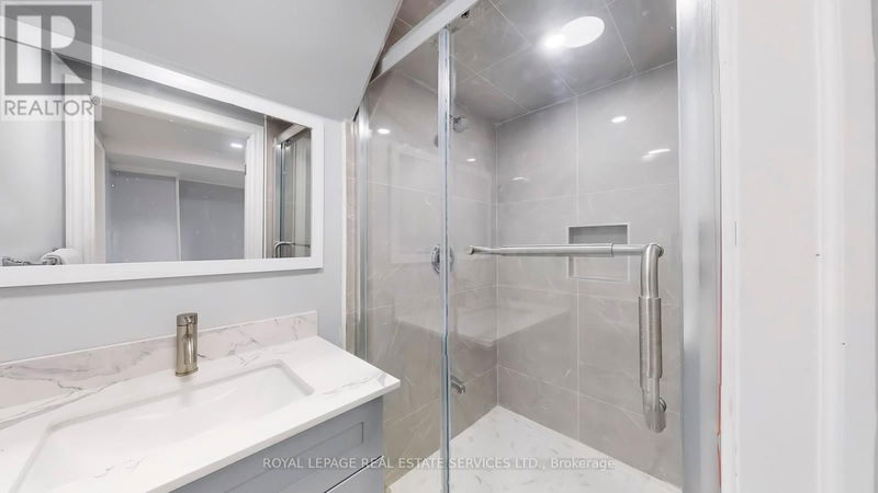 88 Garthdale Court  Toronto (Bathurst Manor), M3H5P9 | Image 22