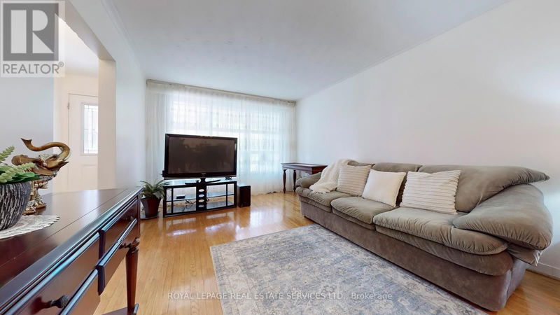 88 Garthdale Court  Toronto (Bathurst Manor), M3H5P9 | Image 7