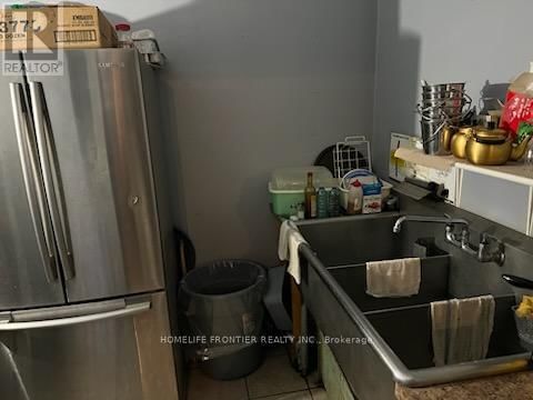 2F - 708 BLOOR STREET WEST Image 5