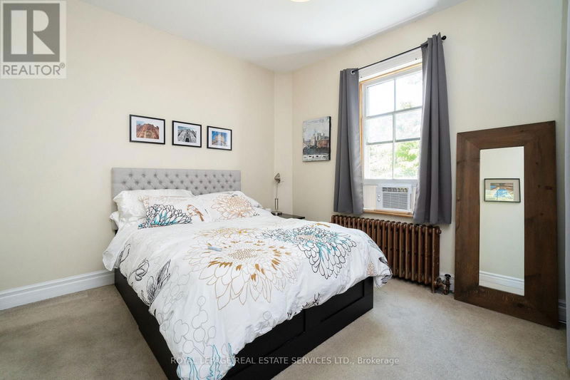 62 Lakeview Avenue  Toronto (Trinity-Bellwoods), M6J3B3 | Image 9