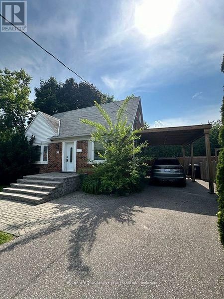 39 Glenborough Park Crescent  Toronto (Newtonbrook West), M2R2G4 | Image 2