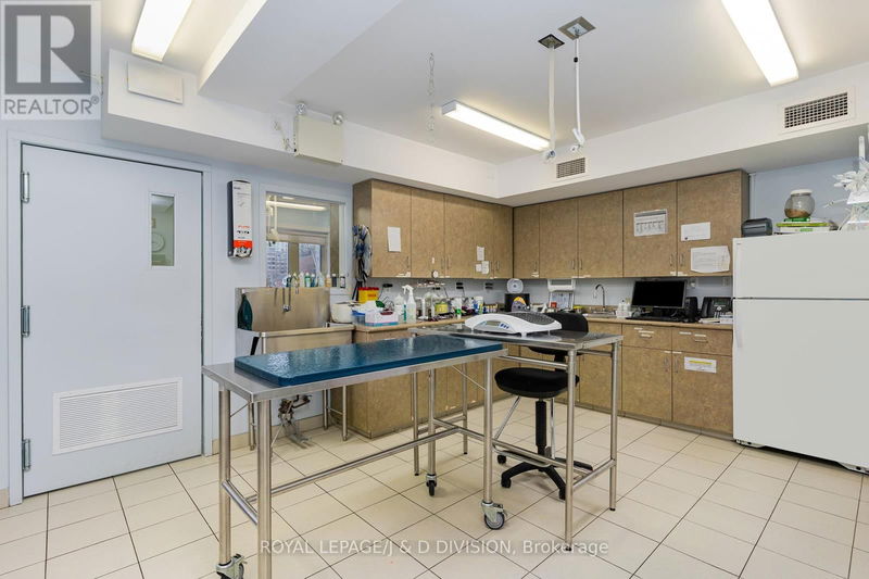 29 Chaplin Crescent  Toronto (Yonge-Eglinton), M5P1A2 | Image 23