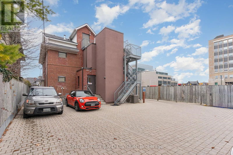 29 Chaplin Crescent  Toronto (Yonge-Eglinton), M5P1A2 | Image 39