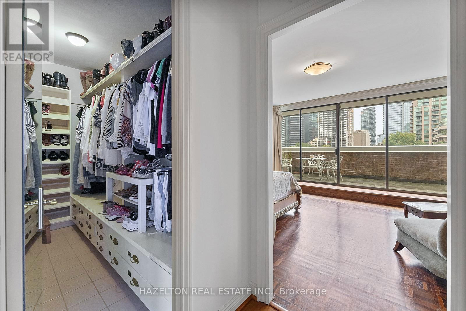 402 - 18A HAZELTON AVENUE Image 25
