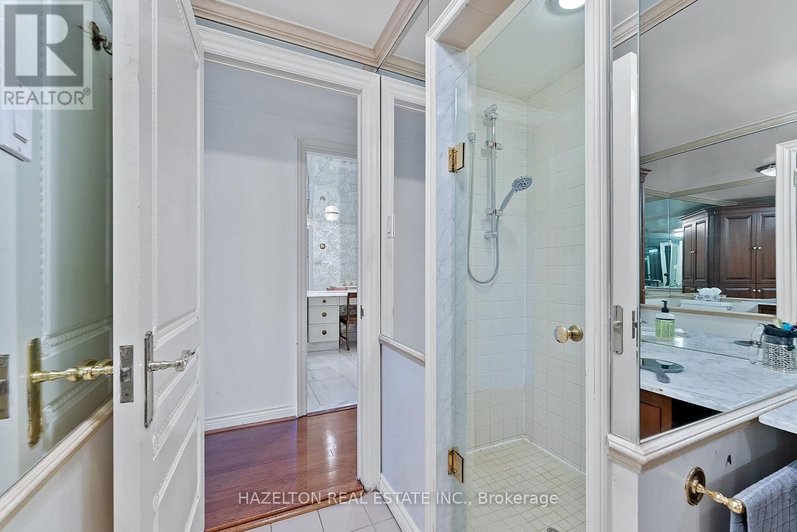 402 - 18A HAZELTON AVENUE Image 29