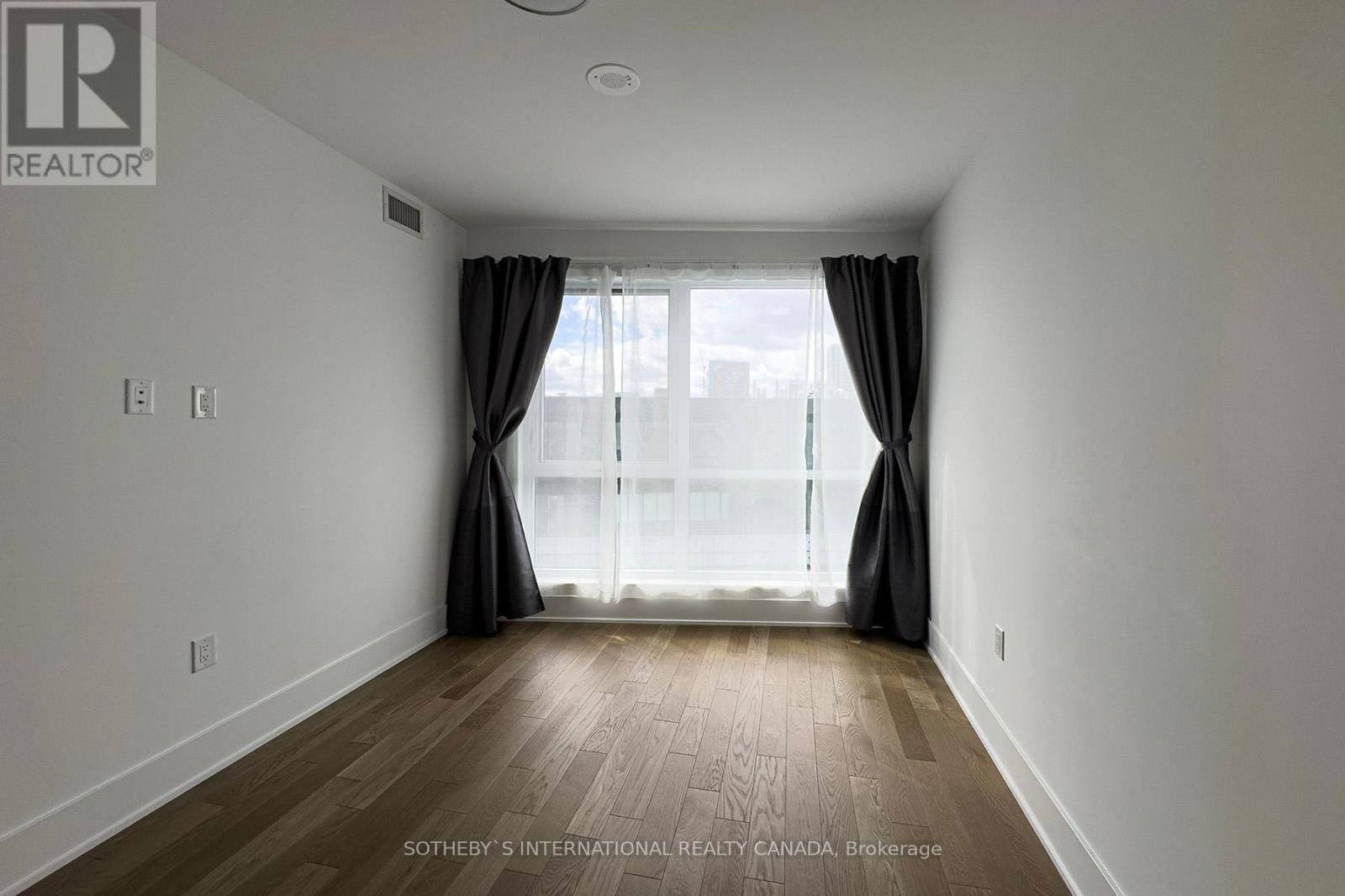 4022 - 585 BLOOR STREET E Image 15