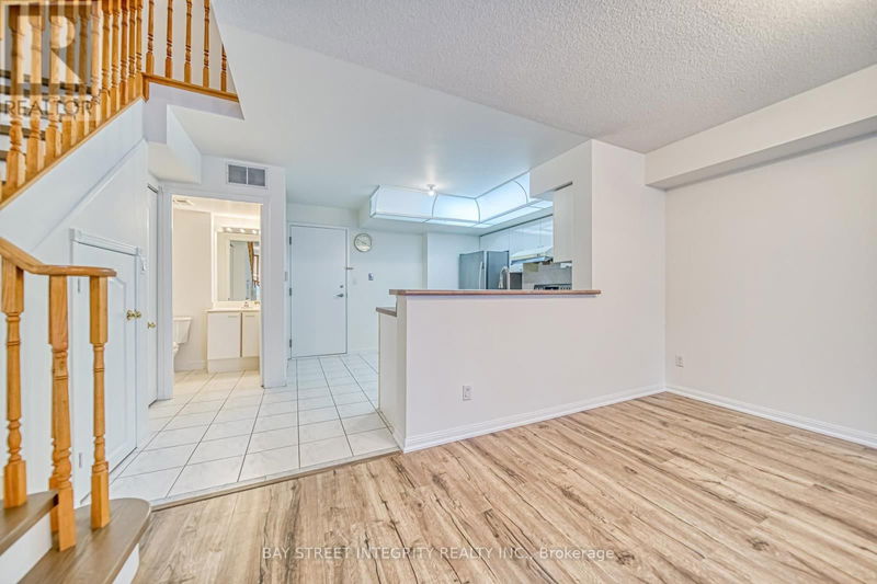 600 Grandview Way  Toronto (Willowdale East), M2N6V4 | Image 11