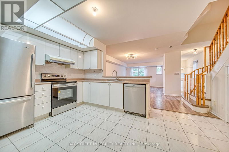 600 Grandview Way  Toronto (Willowdale East), M2N6V4 | Image 13