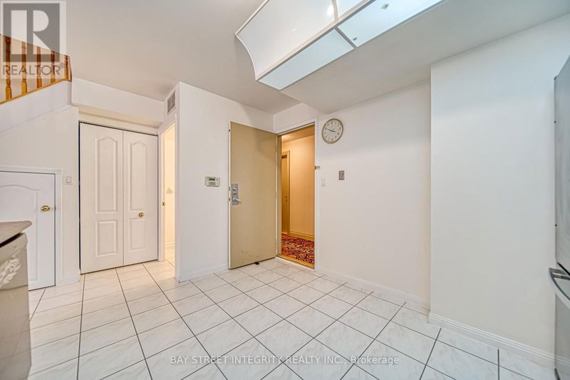 600 Grandview Way  Toronto (Willowdale East), M2N6V4 | Image 14