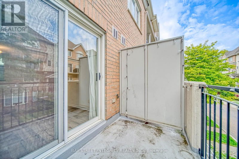 600 Grandview Way  Toronto (Willowdale East), M2N6V4 | Image 9