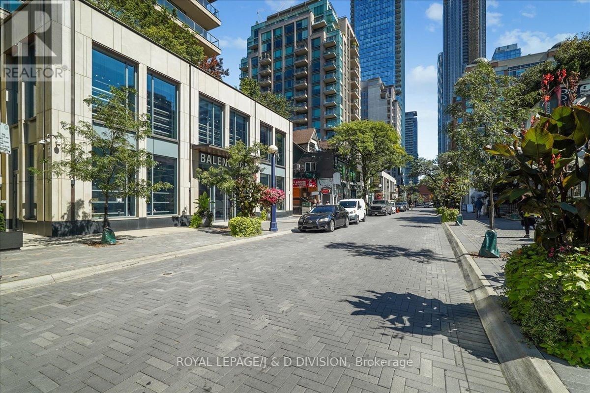 404 - 1166 BAY STREET Image 37