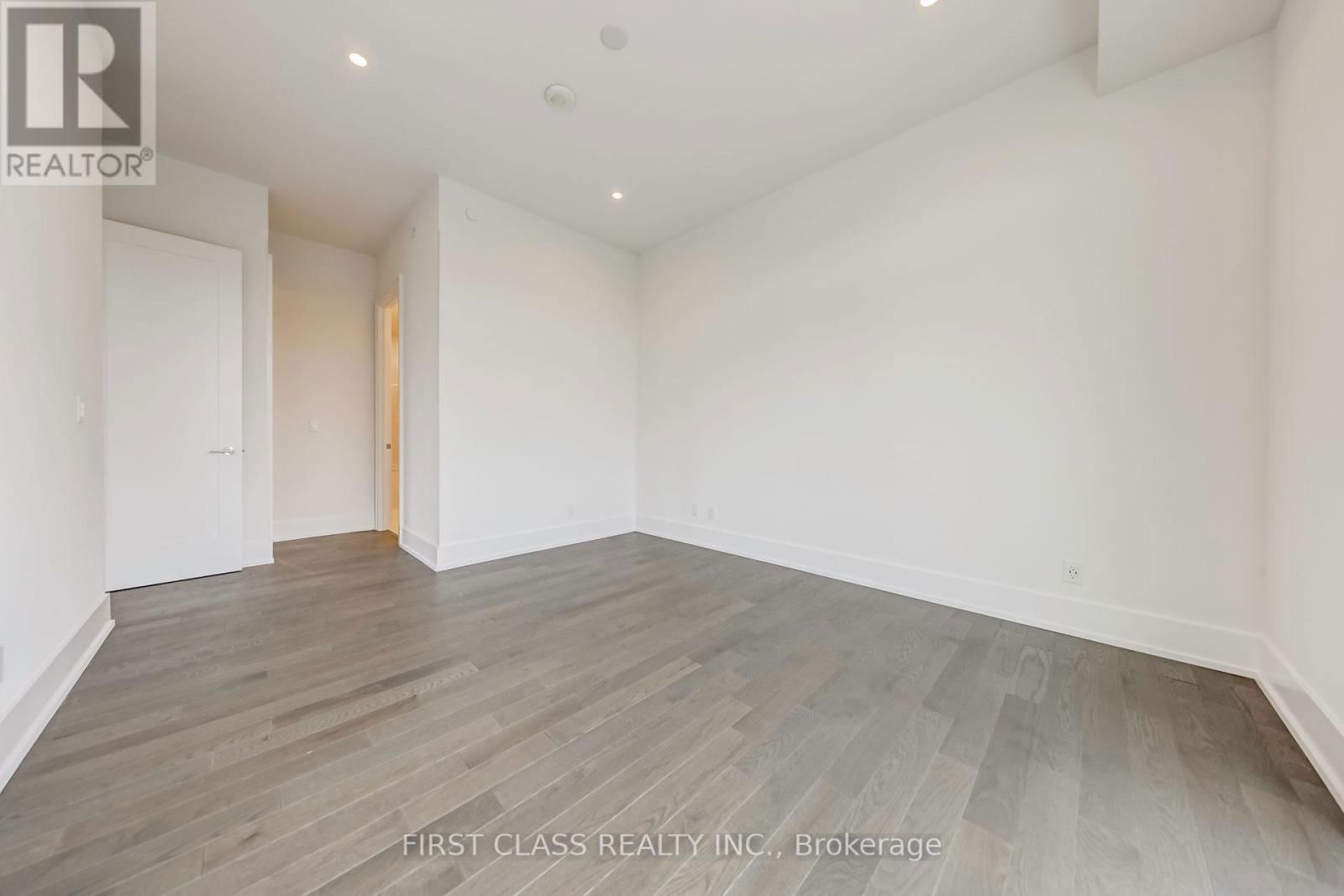 520 - 25 ADRA GRADO WAY Image 19