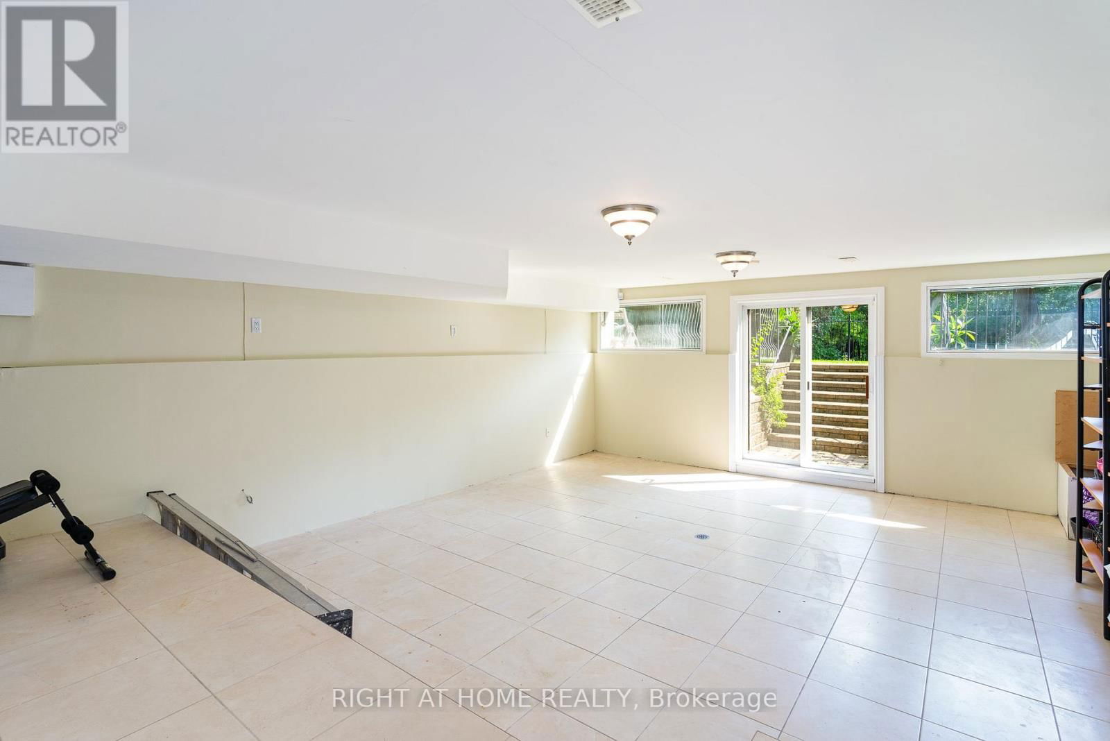 161 OWEN BOULEVARD Image 33