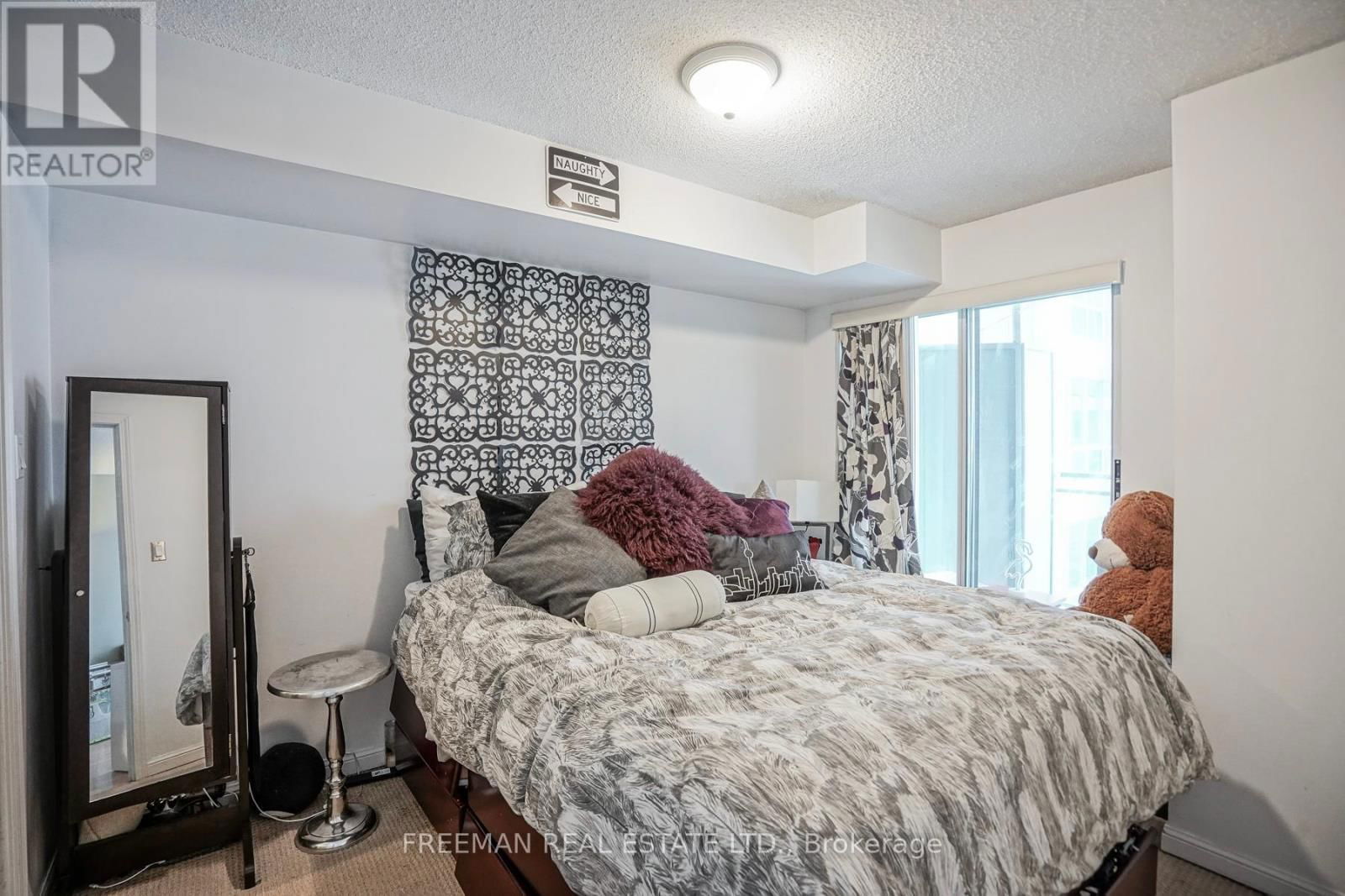 620 - 230 QUEENS QUAY W Image 16