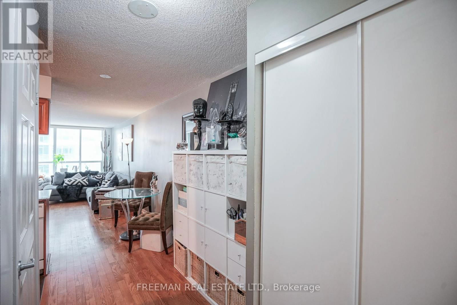 620 - 230 QUEENS QUAY W Image 5