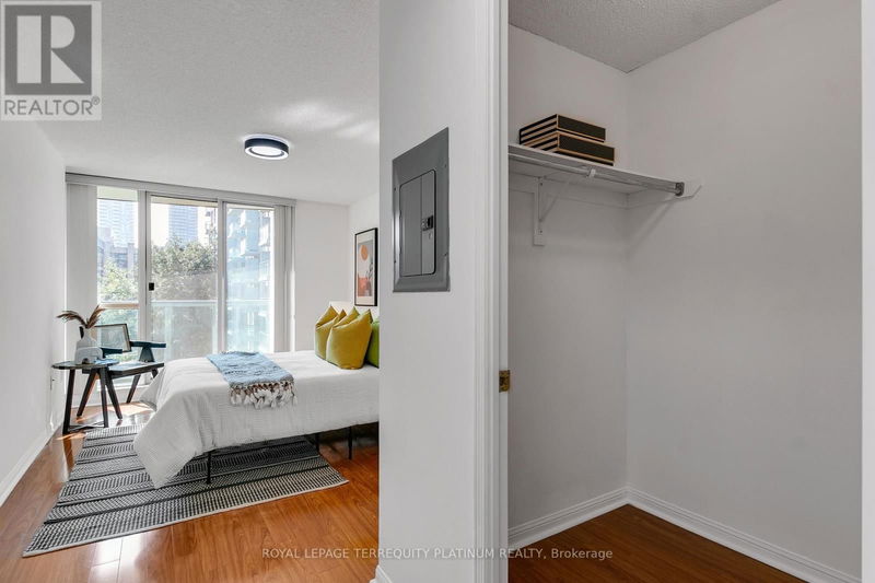  411 - 109 Front Street East Toronto (Moss Park), M5A4P7 | Image 12