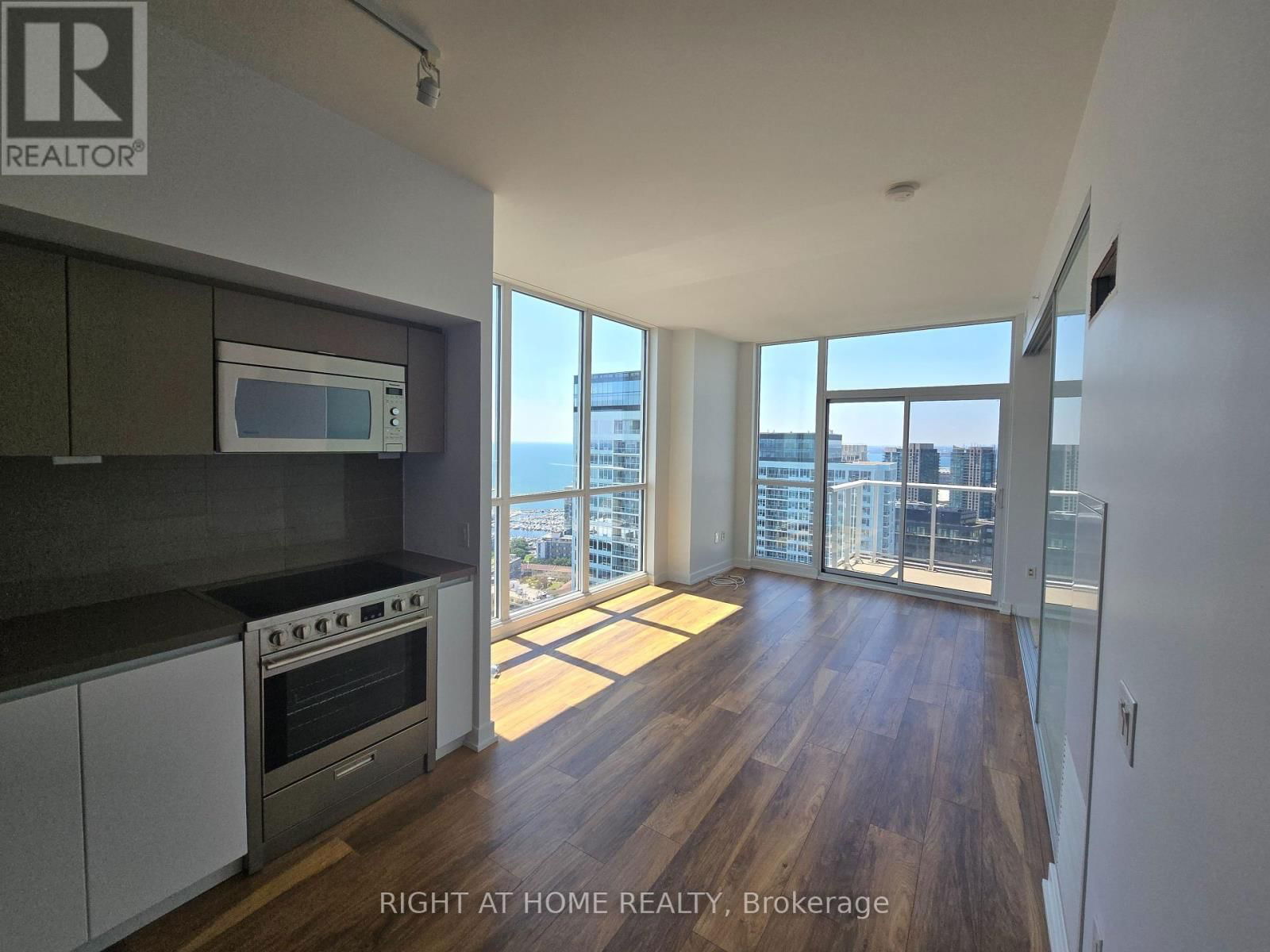 4708 - 75 QUEENS WHARF ROAD Image 20