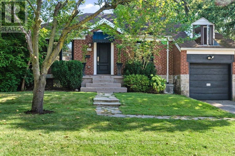 69 Carmichael Avenue  Toronto (Bedford Park-Nortown), M5M2W8 | Image 1