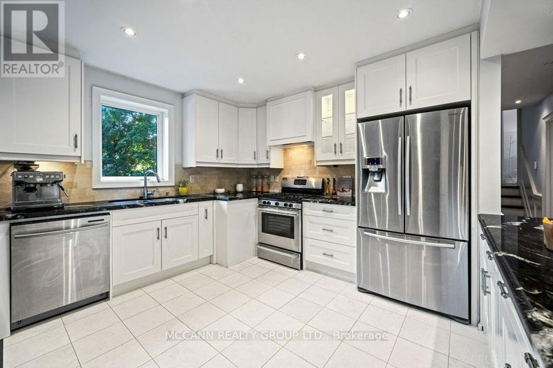 69 Carmichael Avenue  Toronto (Bedford Park-Nortown), M5M2W8 | Image 12