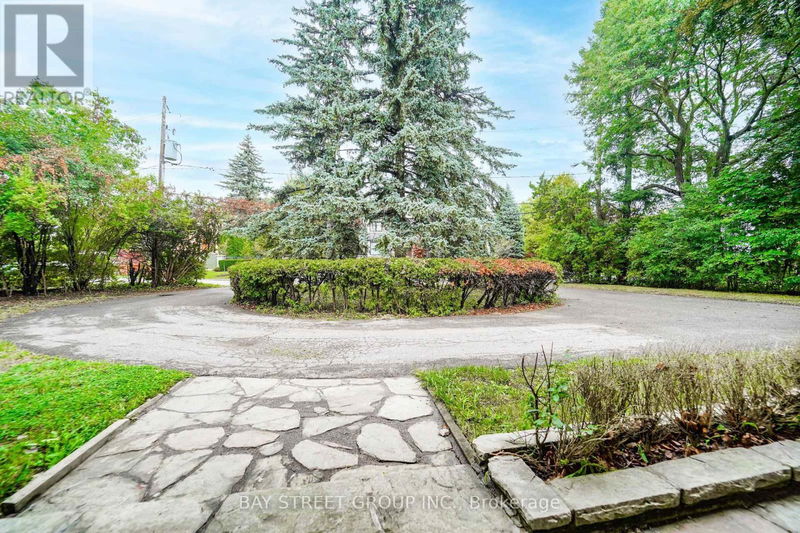 5 Oxbow Road  Toronto (Banbury-Don Mills), M3B1Z9 | Image 3