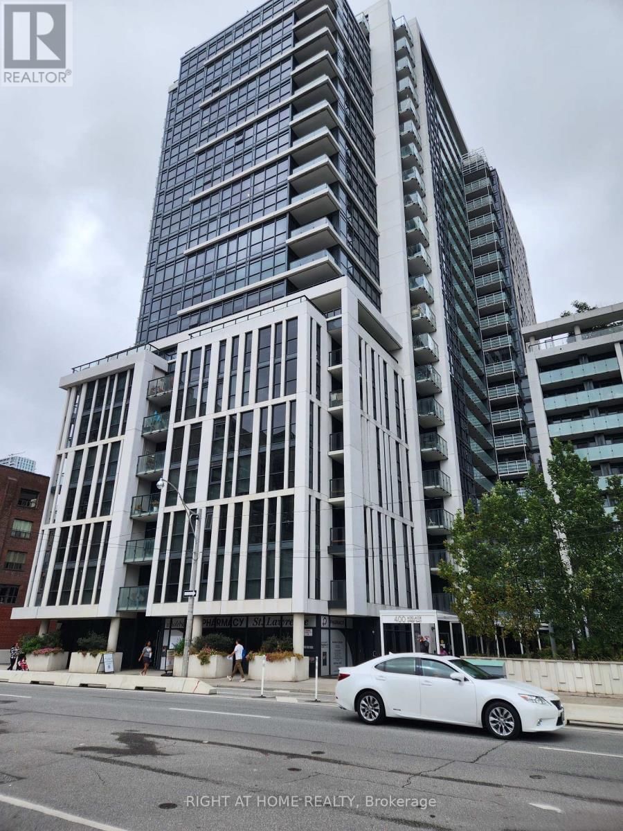 2011 - 400 ADELAIDE STREET E Image 1