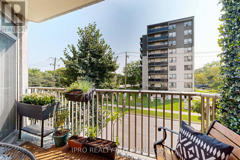  203 - 4200 Bathurst Street  Toronto (Clanton Park), M3H6C7 | Image 30