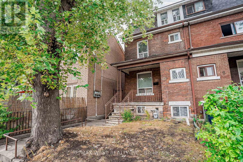 10 Afton Avenue  Toronto (Little Portugal), M6J1R7 | Image 2