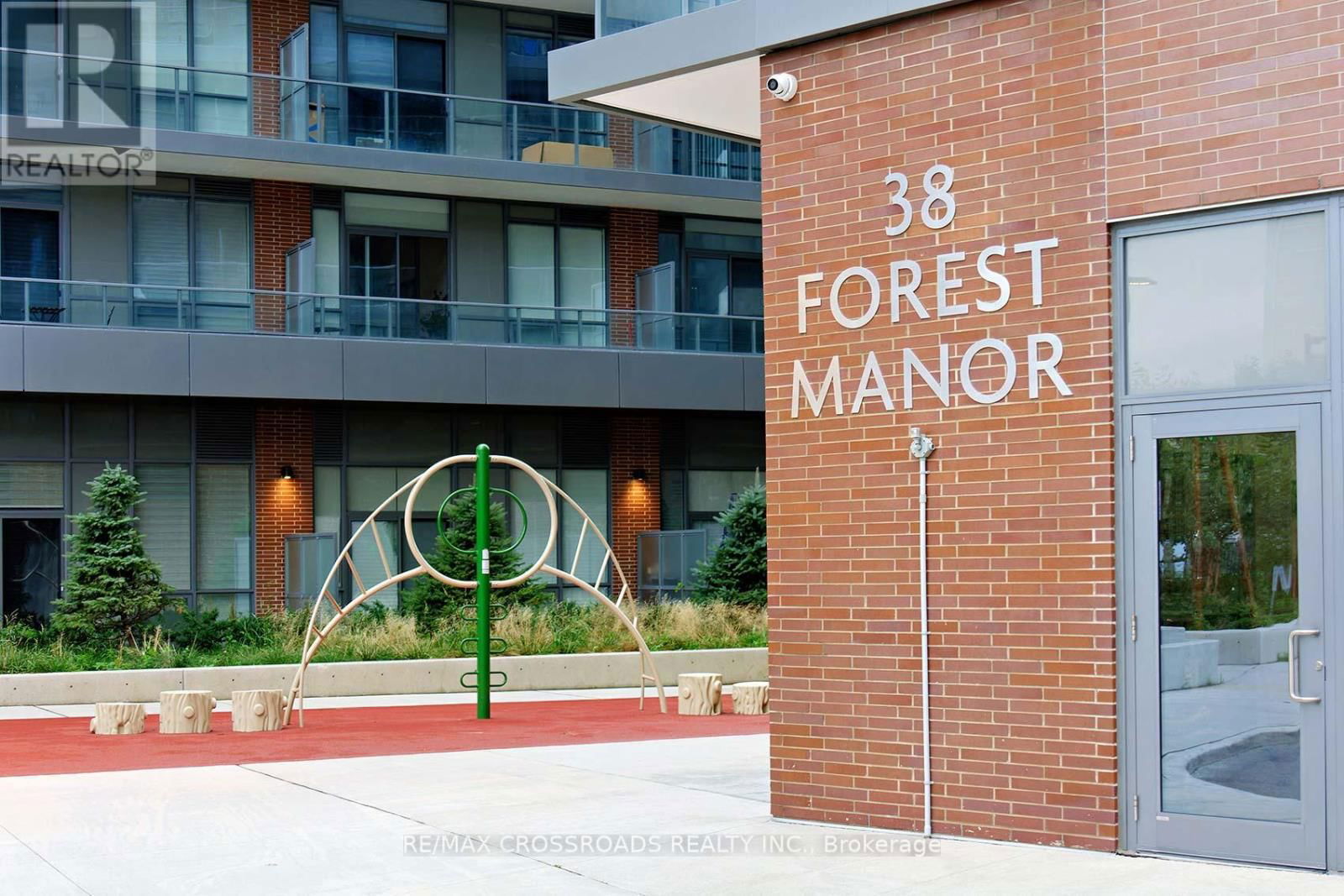 902 - 38 FOREST MANOR ROAD Image 3