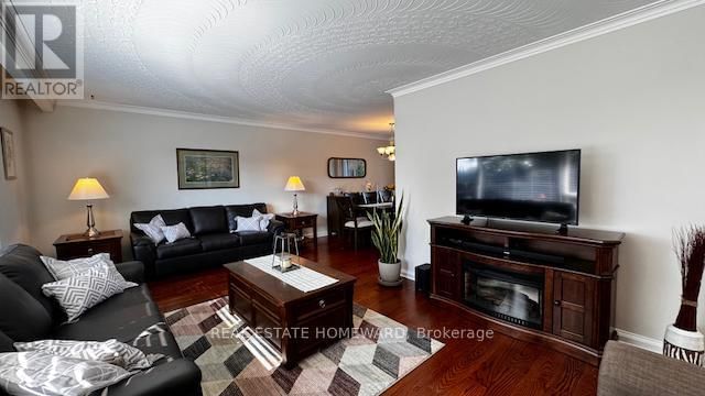 12 Kenewen Court  Toronto (Victoria Village), M4A1R8 | Image 3