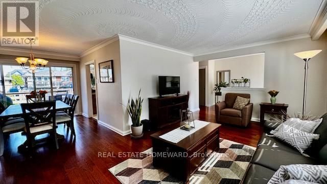 12 Kenewen Court  Toronto (Victoria Village), M4A1R8 | Image 4