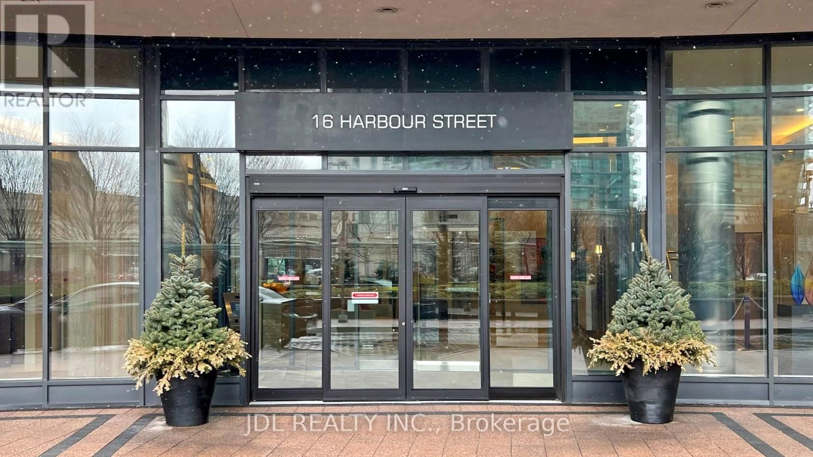 3809 - 16 HARBOUR STREET Image 2