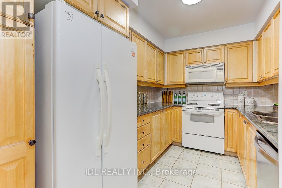 1709 - 880 GRANDVIEW WAY Image 30