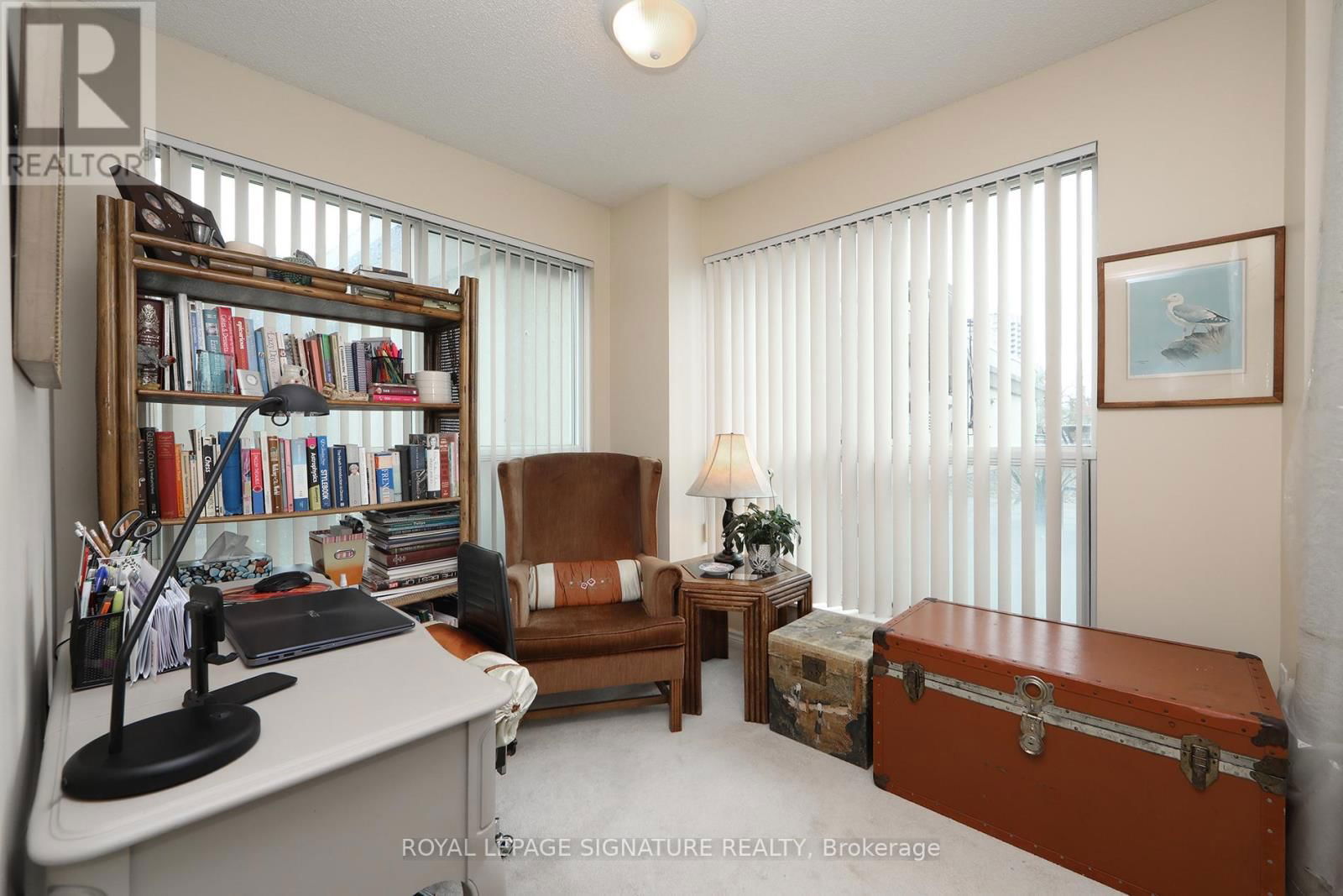 212 - 7 LORRAINE DRIVE Image 10