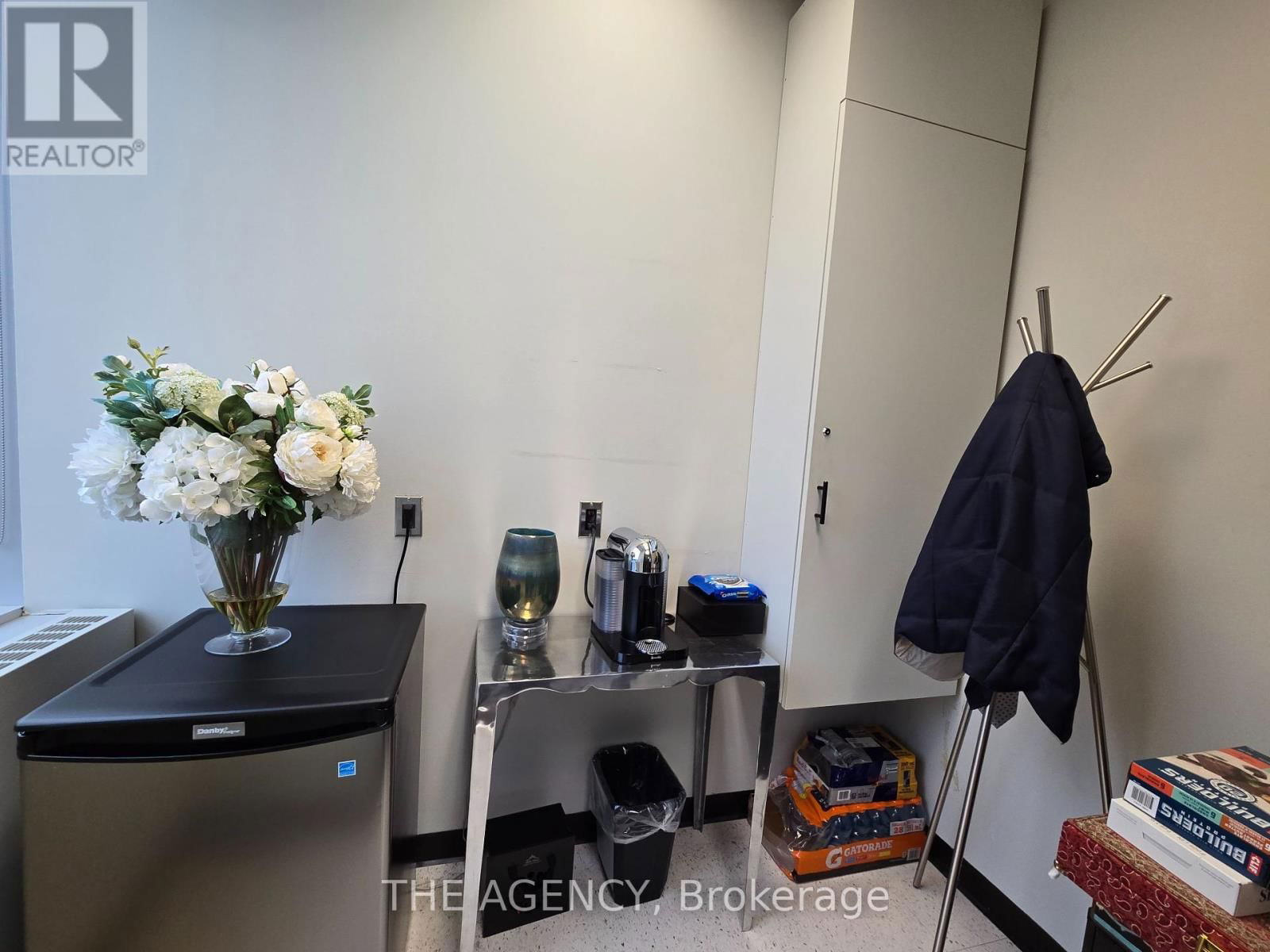 1050B - 5255 YONGE STREET Image 8