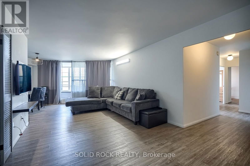  1006 - 60 Pavane Linkway Way  Toronto (Flemingdon Park), M3C2Y6 | Image 4