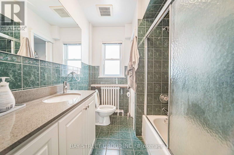 65 Spadina Road  Toronto (Annex), M5R2T1 | Image 15