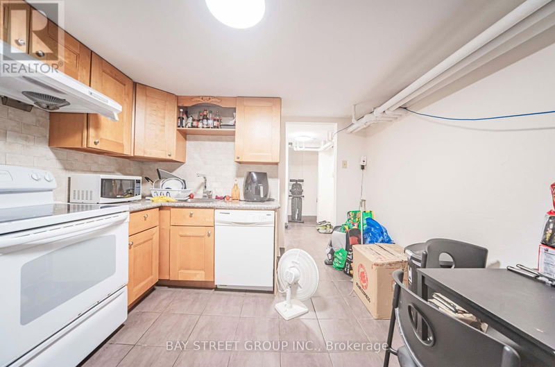 65 Spadina Road  Toronto (Annex), M5R2T1 | Image 29