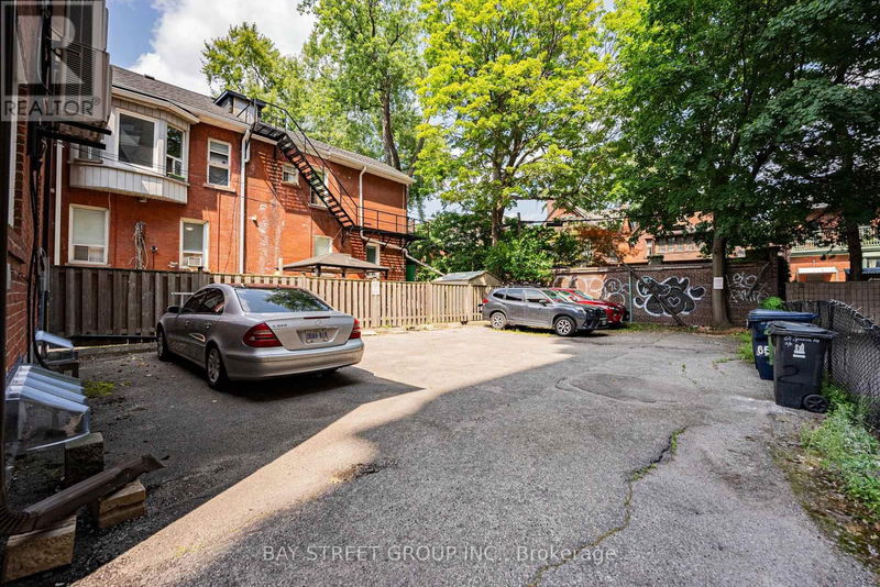 65 Spadina Road  Toronto (Annex), M5R2T1 | Image 6