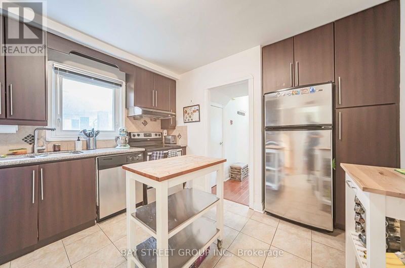 65 Spadina Road  Toronto (Annex), M5R2T1 | Image 9