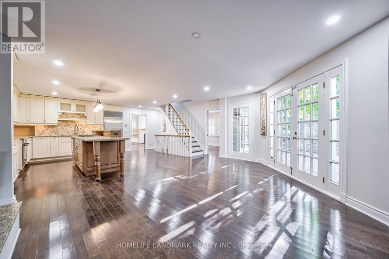 30 Bennington Heights Drive  Toronto (Leaside), M4G1A6 | Image 13