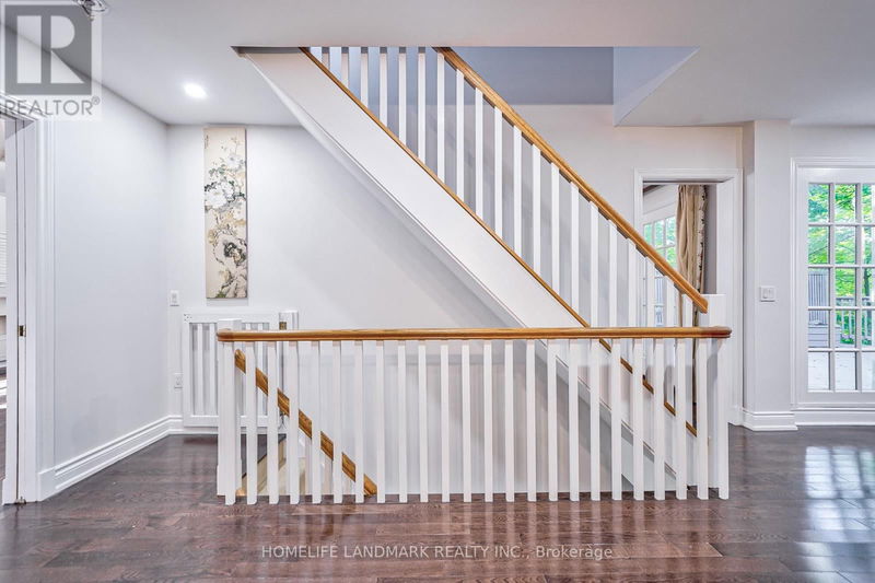 30 Bennington Heights Drive  Toronto (Leaside), M4G1A6 | Image 14