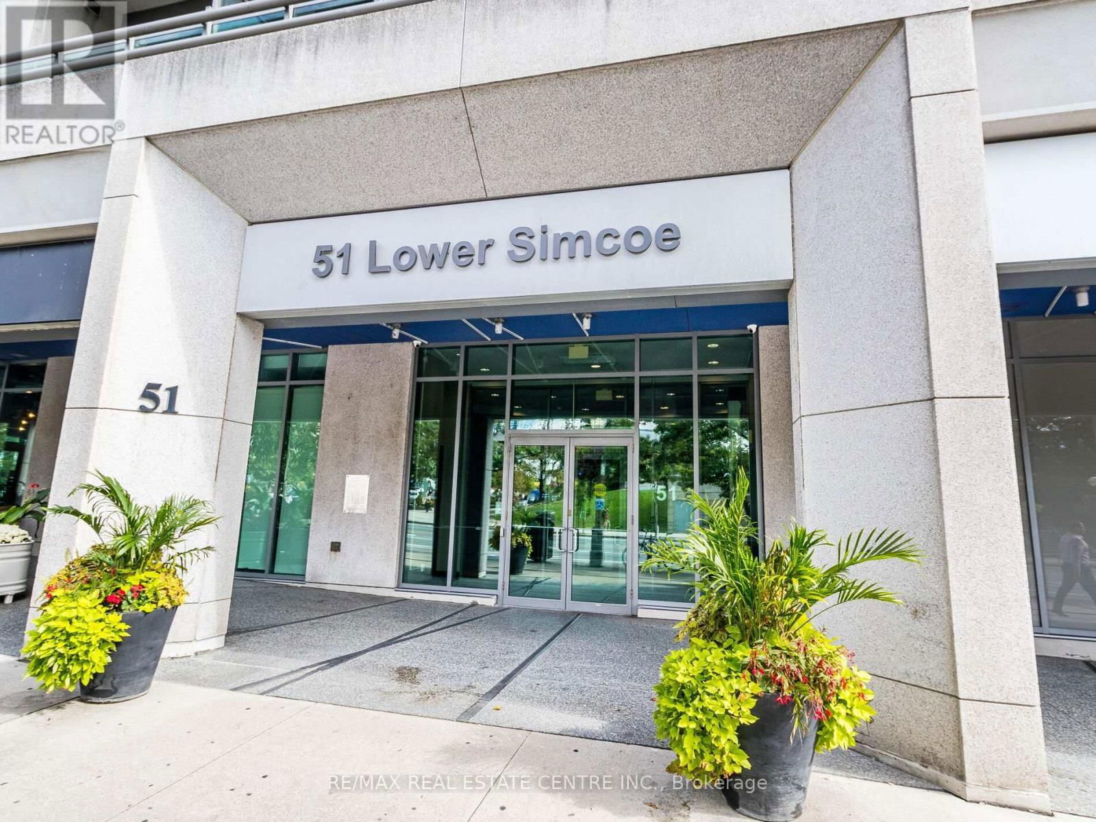 803 - 51 LOWER SIMCOE STREET Image 4