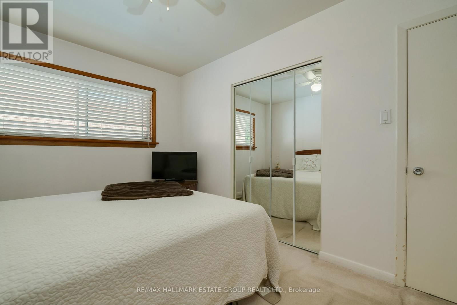 215 SLOANE AVENUE Image 17