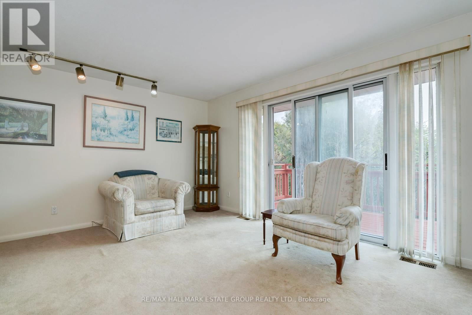 215 SLOANE AVENUE Image 4